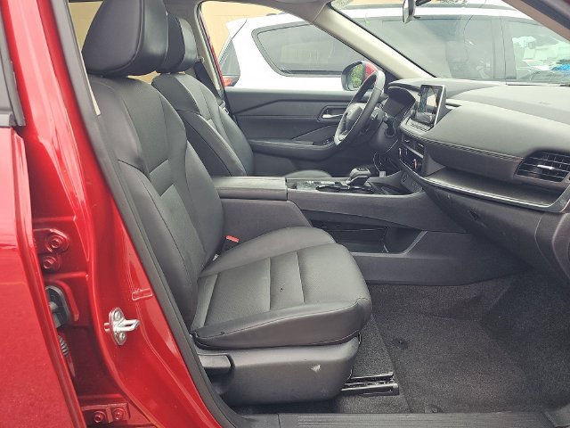 Certified 2026 Nissan Rogue SV w/ SV Premium Package FWD image 5