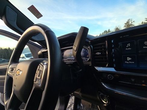 Used 2024 Chevrolet Silverado 3500 High Country image 14