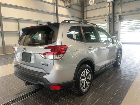 Used 2024 Subaru Forester Premium AWD/4WD image 11