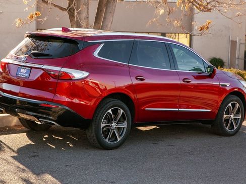 Used 2022 Buick Enclave Essence w/ Sport Touring Edition image 5