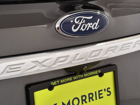 Used 2018 Ford Explorer XLT w/ Equipment Group 202A AWD/4WD image 24