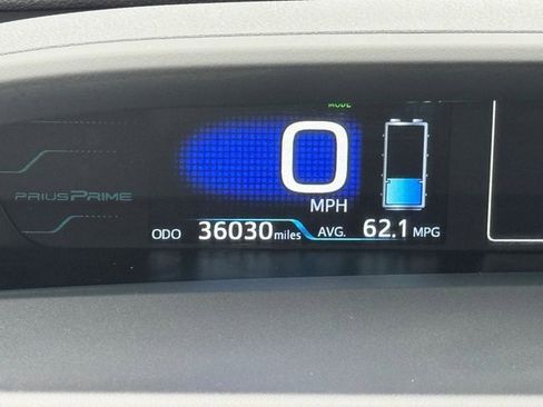 Used 2019 Toyota Prius Prime Premium image 25