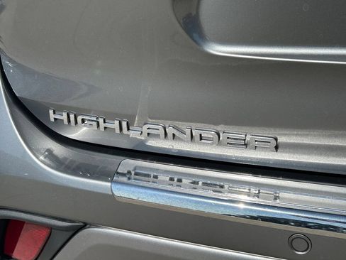 Used 2026 Toyota Highlander Platinum AWD/4WD image 13