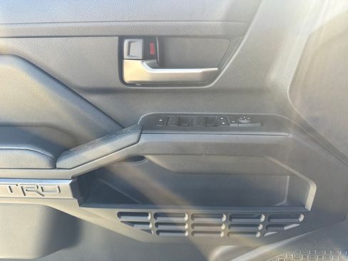 Used 2024 Toyota Tacoma TRD Sport AWD/4WD image 17