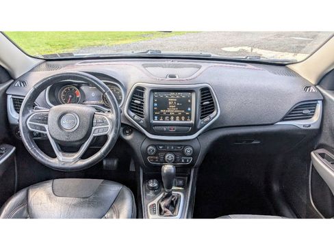 Used 2018 Jeep Cherokee Trailhawk w/ Comfort/Convenience Group image 35