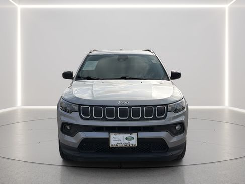 Used 2022 Jeep Compass Latitude AWD/4WD image 11