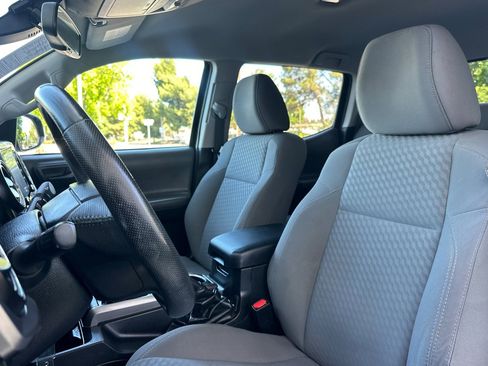 Used 2021 Toyota Tacoma SR5 AWD/4WD image 22