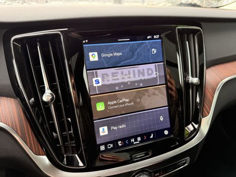 Used 2025 Volvo V60 B5 Cross Country Plus image 19