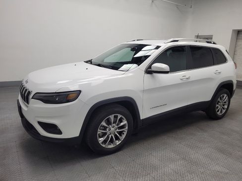 Used 2019 Jeep Cherokee Latitude Plus image 2