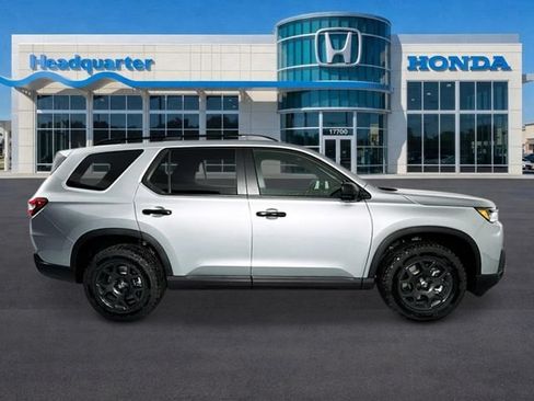 New 2026 Honda Pilot TrailSport image 2