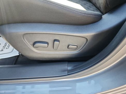 Used 2020 Nissan Rogue Sport SV image 23