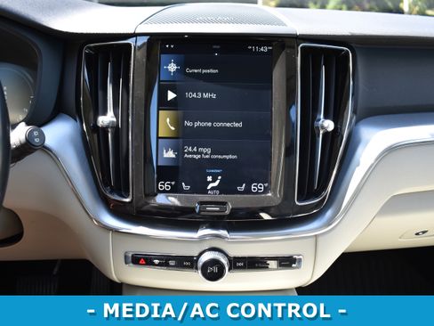 Used 2019 Volvo XC60 T8 Momentum w/ Advanced Package image 22