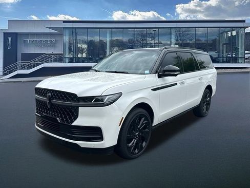 New 2026 Lincoln Navigator L Black Label AWD/4WD image 3