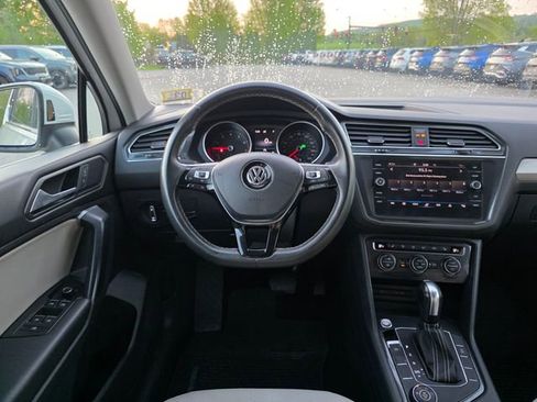 Used 2021 Volkswagen Tiguan SE AWD/4WD image 19