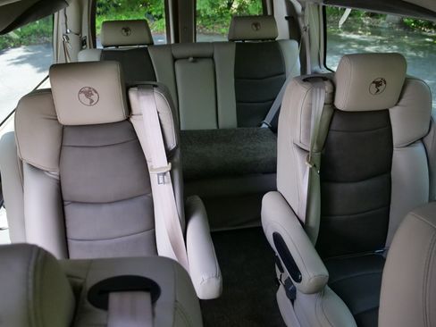 Used 2025 GMC Savana 2500 Extended w/ Driver Convenience Package RWD image 37