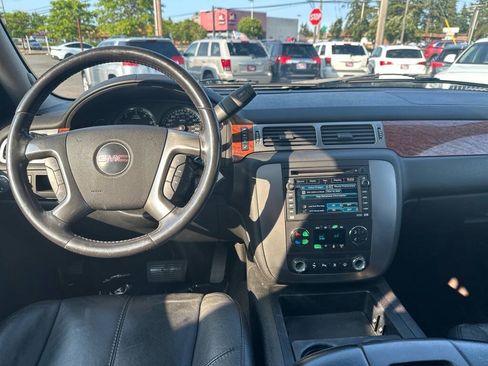 Used 2007 GMC Yukon SLT w/ SLT Preferred Equipment Group RWD image 22