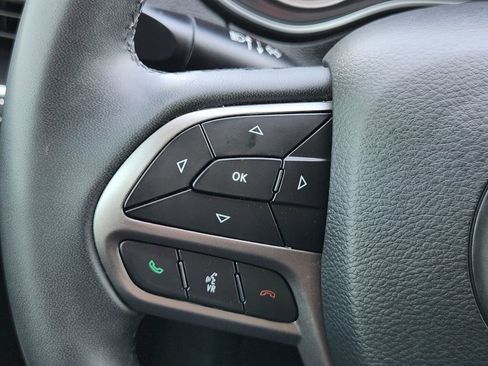 Used 2020 Jeep Cherokee Latitude Plus FWD image 28