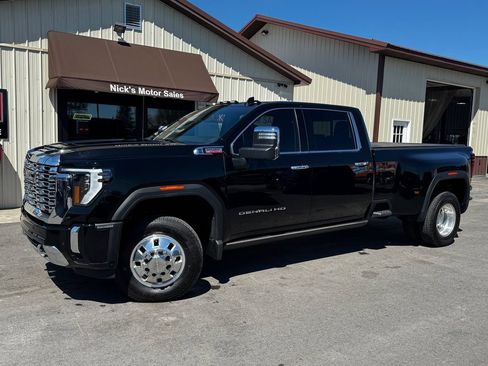 Used 2025 GMC Sierra 3500 Denali AWD/4WD image 1