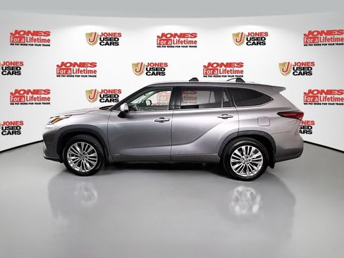 Used 2026 Toyota Highlander Platinum AWD/4WD image 17