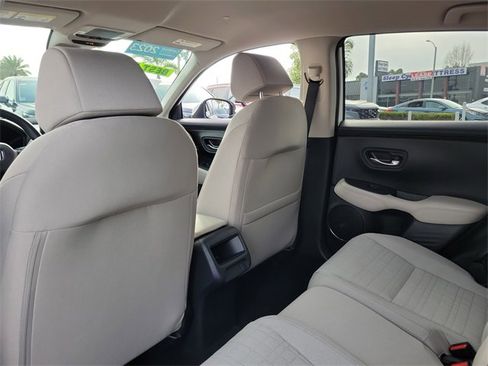 Used 2023 Honda HR-V LX image 12