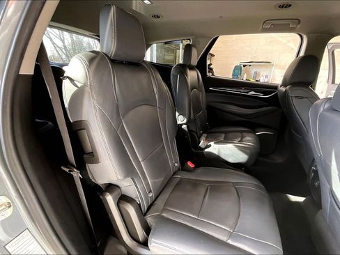 Used 2018 Buick Enclave Essence image 29