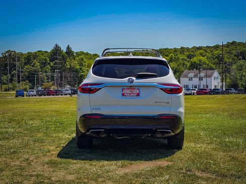Used 2019 Buick Enclave Essence AWD/4WD image 4