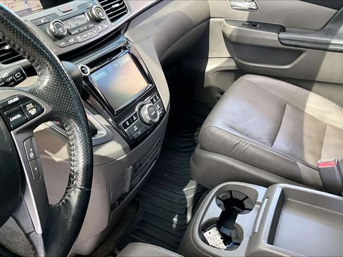 Used 2015 Honda Odyssey Touring image 17