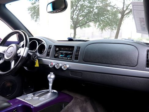 Used 2004 Chevrolet SSR w/ Preferred Equipment Group image 7