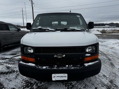 Used 2014 Chevrolet Express 2500 image 28