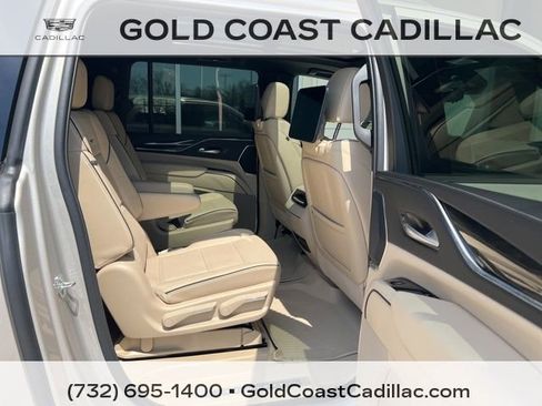 Certified 2024 Cadillac Escalade ESV Premium Luxury w/ LPO, Floor Liner Package AWD/4WD image 9