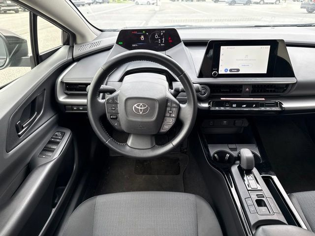 Used 2025 Toyota Prius LE AWD/4WD image 13