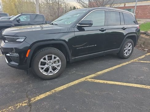 Used 2022 Jeep Grand Cherokee Limited image 2