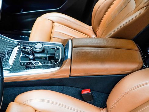 Used 2022 BMW X7 M50i w/ Executive Package image 20