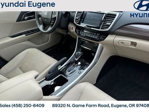 Used 2017 Honda Accord Touring image 20