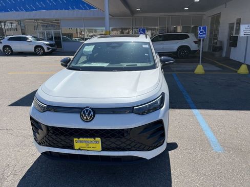 New 2026 Volkswagen Tiguan SE R-Line AWD/4WD image 6