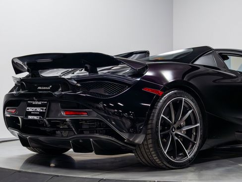 Used 2019 McLaren 720S Luxury RWD image 16