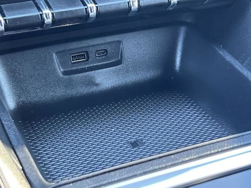 Used 2025 GMC Terrain Elevation image 25