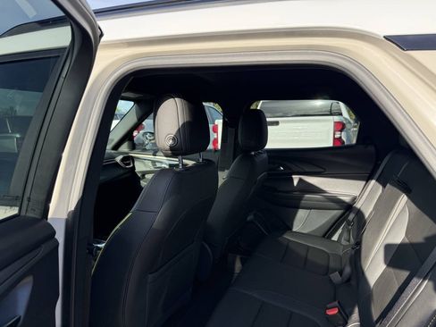 Used 2026 Chevrolet TrailBlazer ACTIV w/ Convenience Package FWD image 12