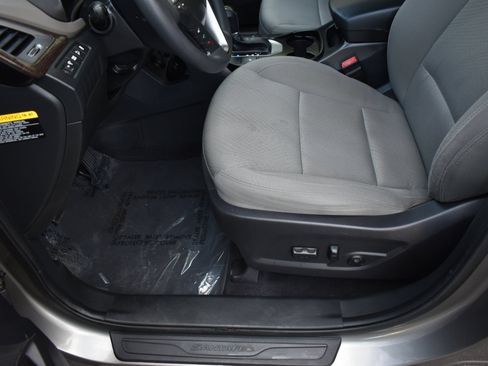 Used 2018 Hyundai Santa Fe Sport w/ 2.4L Value Package 02 image 25