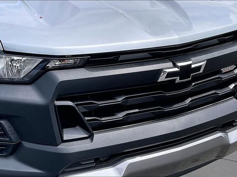 Used 2025 Chevrolet Colorado Trail Boss AWD/4WD image 29