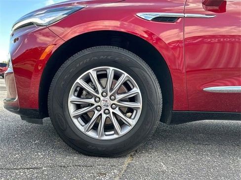 Used 2024 Buick Enclave Premium image 10