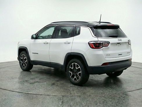 Used 2025 Jeep Compass Trailhawk AWD/4WD image 6