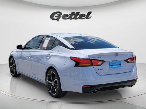 Used 2024 Nissan Altima 2.5 SR w/ SR Premium Package FWD image 6