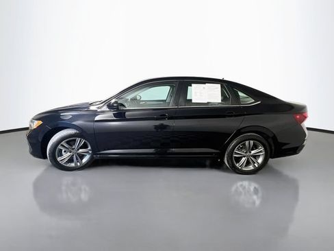 Used 2023 Volkswagen Jetta SE FWD image 5