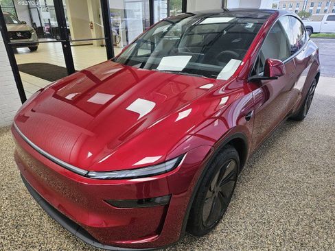 Used 2026 Tesla Model Y 2WD image 5