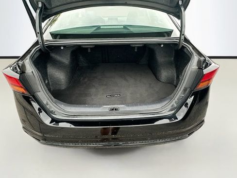 Used 2024 Nissan Altima 2.5 SV FWD image 24
