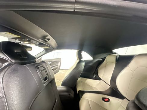 Used 2019 Ford Mustang Premium RWD image 12