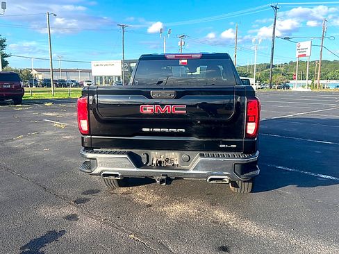 Used 2022 GMC Sierra 1500 SLE w/ X31 Off-Road Package AWD/4WD image 5