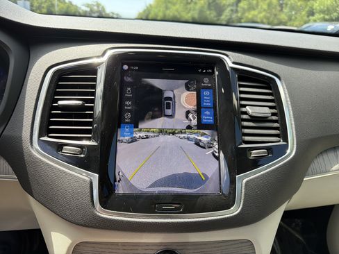 Certified 2025 Volvo XC90 B6 Plus AWD/4WD image 25