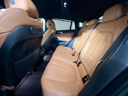 Used 2022 BMW X6 xDrive40i w/ M Sport Package AWD/4WD image 17